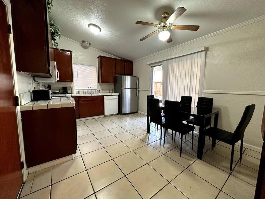 Comfortable House W/ Wi-Fi/Tv - Turlock,Ca Екстер'єр фото