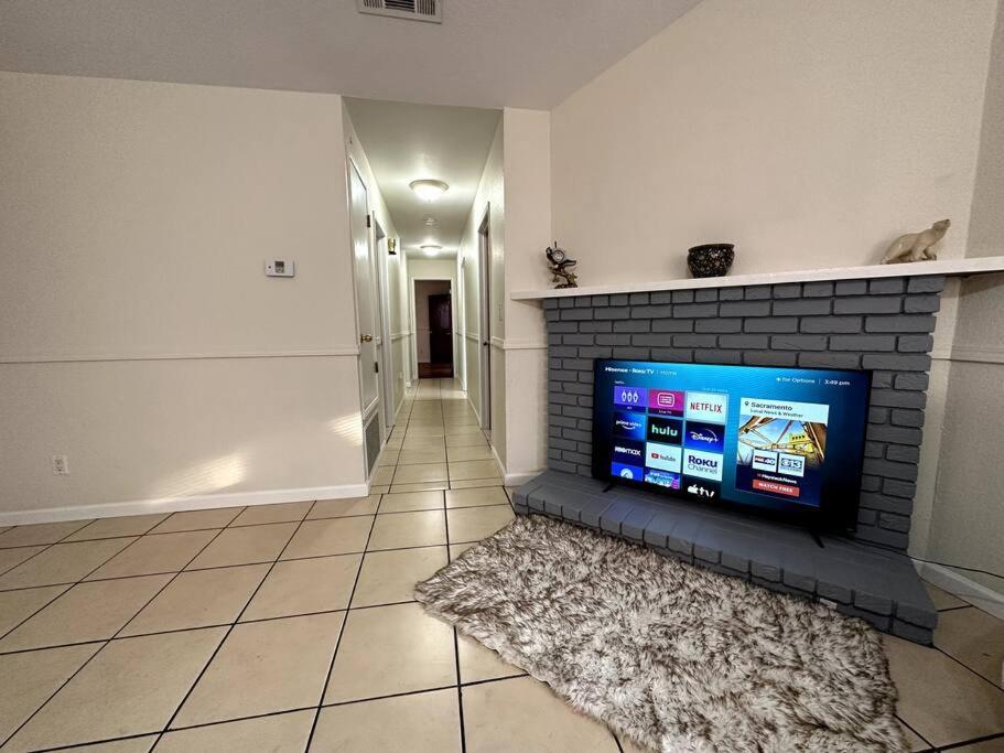 Comfortable House W/ Wi-Fi/Tv - Turlock,Ca Екстер'єр фото