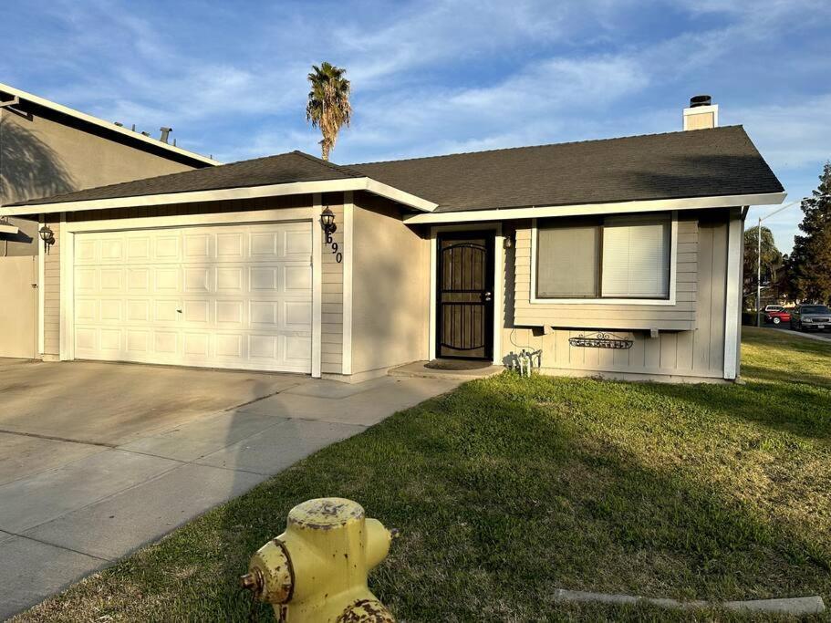 Comfortable House W/ Wi-Fi/Tv - Turlock,Ca Екстер'єр фото