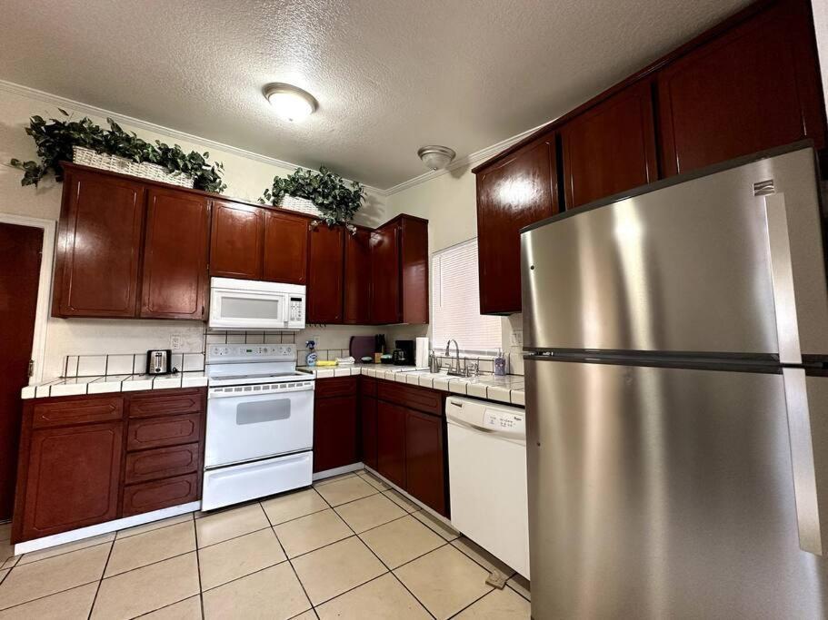 Comfortable House W/ Wi-Fi/Tv - Turlock,Ca Екстер'єр фото