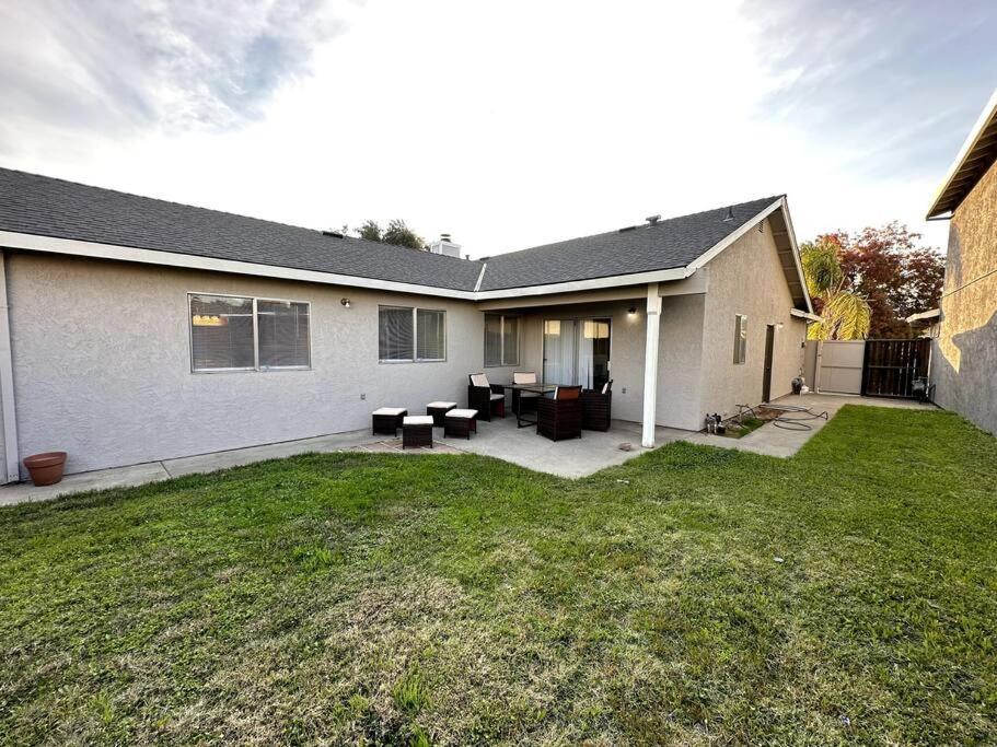 Comfortable House W/ Wi-Fi/Tv - Turlock,Ca Екстер'єр фото